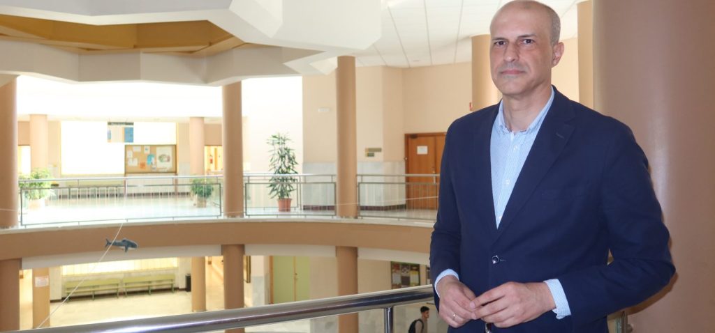 “La forma de abordar el entorno marino en la UCA es un buen ejemplo de esa capacidad para conectar la investigación y la formación con las necesidades reales del entorno”