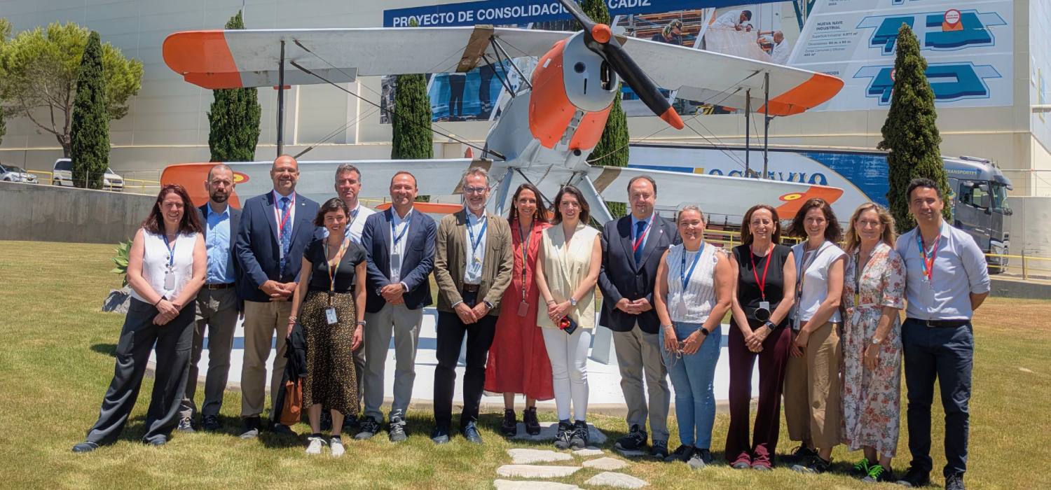 El rector de la UCA visita las instalaciones de Airbus en Cádiz para reforzar la colaboración entre ambas instituciones