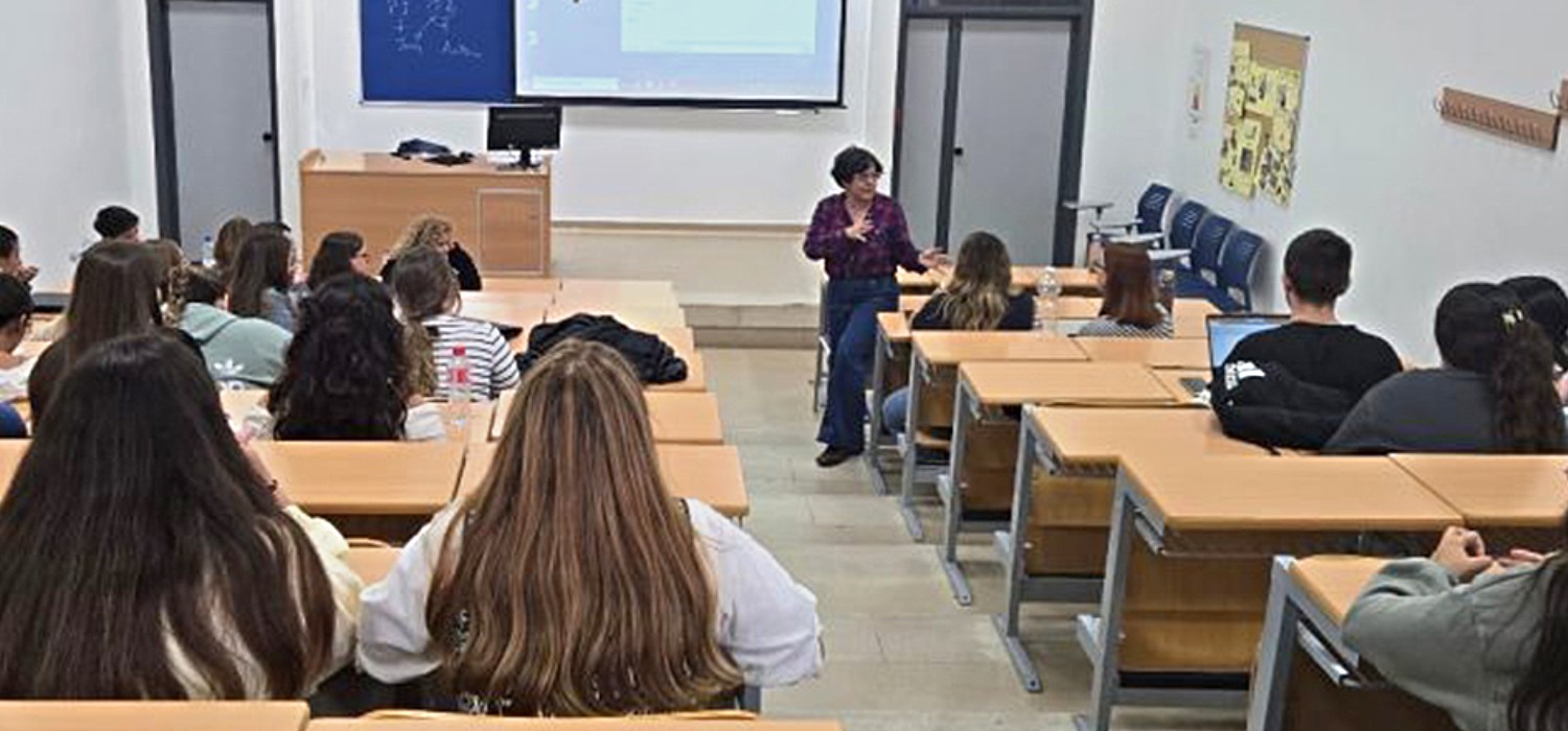 La edición de las Escuelas de Apoyo a la Familia de la UCA de este curso ha contado con más de 1.300 inscripciones