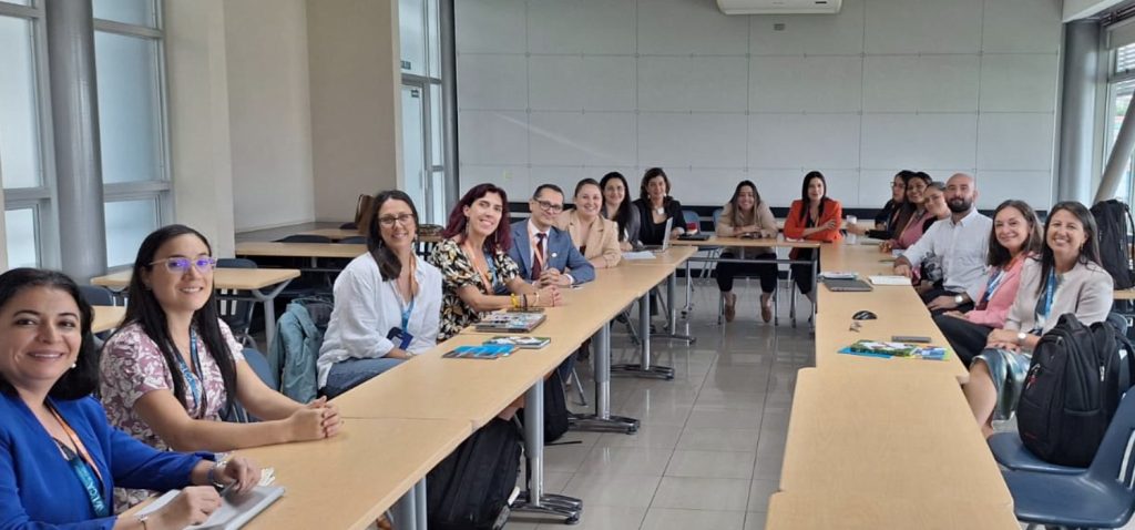 La UCA participa en un encuentro sobre Ciencias Marinas, Economía Azul y gestión bibliotecaria en Costa Rica