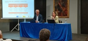 Antonio ramos coordinador del seminario y ana muñoz llabrés. directora general de políticas turísticas, secretaría estado turismo, ministerio industria turismo