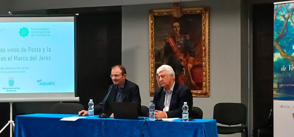 Los doctores víctor palacios y salvador domínguez, coordinadores académicos del curso ‘la albariza, los vinos de pasto la gastronomía en el marco jerez’