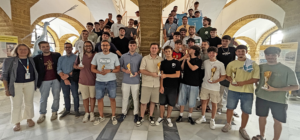La Facultad de Filosofía y Letras acoge la entrega de trofeos del II Campeonato de Fútbol Sala